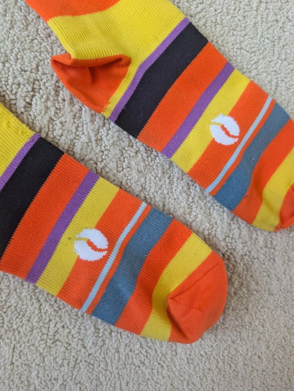 EUC Wave Adult 20-30mmhg S/M Knee High Compression Socks Long Orange Striped